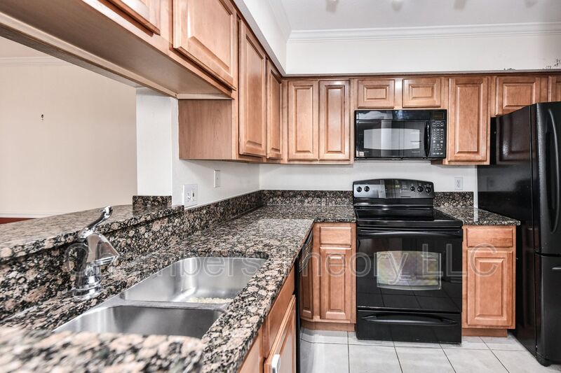 Alexandria Condo: 3312 Wyndham Cir