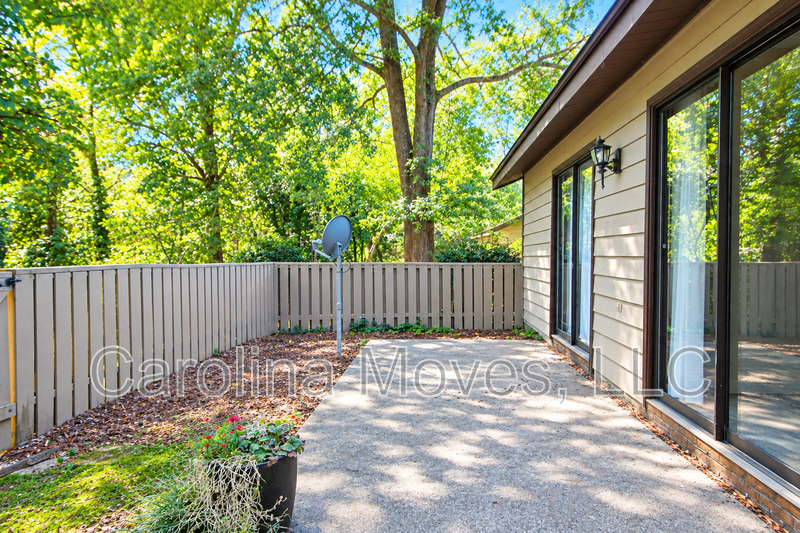 Greer Townhome: 324 Skylark Circle