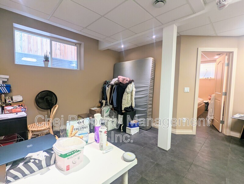 Edmonton Condo: 7542 80 Ave NW