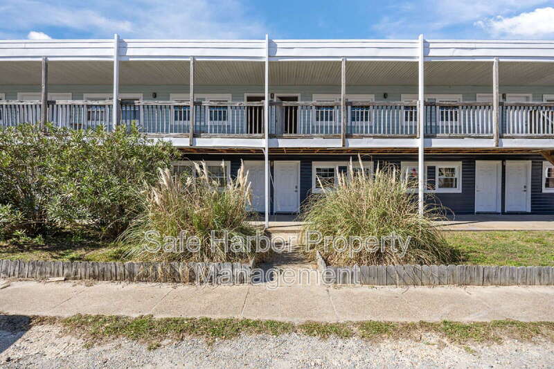 Norfolk Apartment: 827 E Ocean View Ave