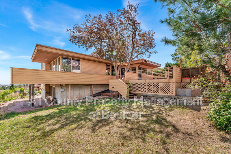 Boulder House: 3155 Lafayette Drive