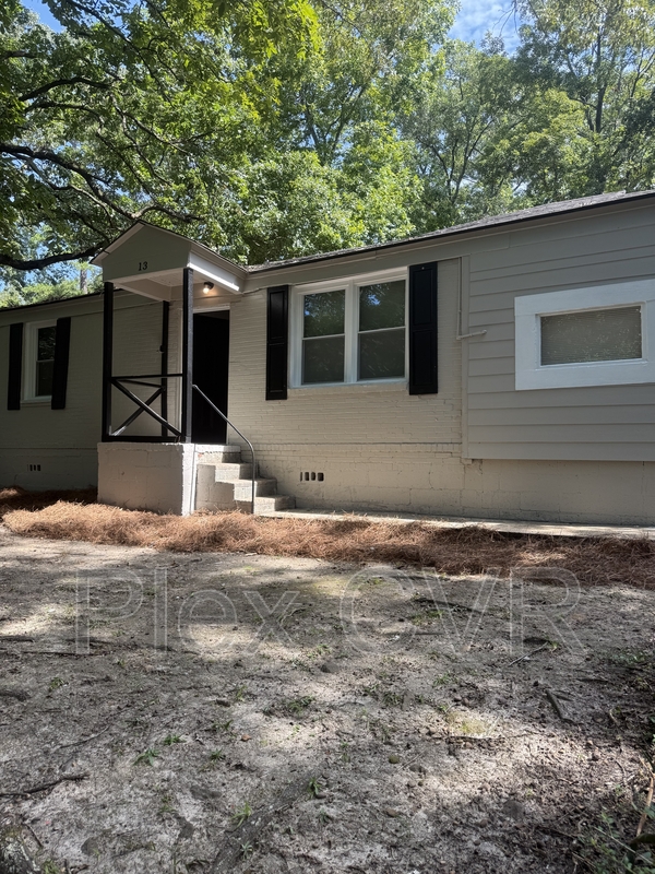 Columbus House: 13 Patton Drive