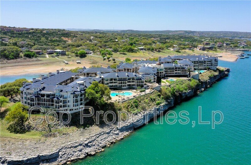 Lago Vista Condo: 3404 American Dr