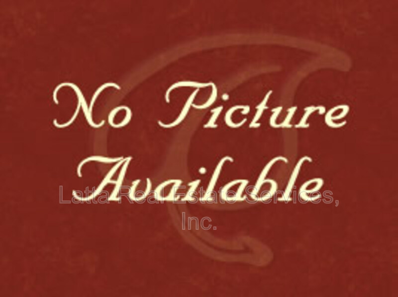 Grain Valley Condo: 210 Aaron Ln