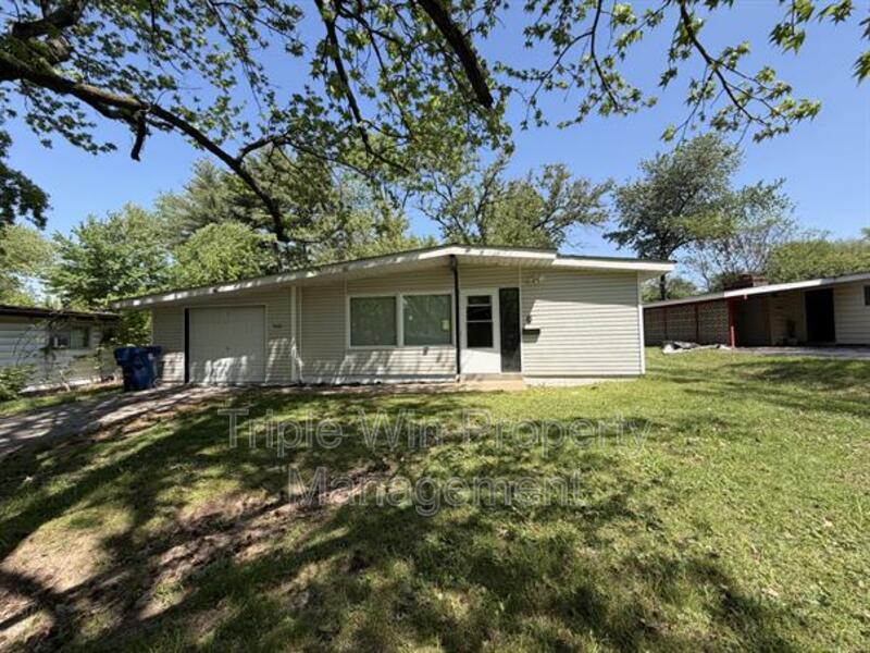 FLORISSANT House: 765 BOBBINS LN