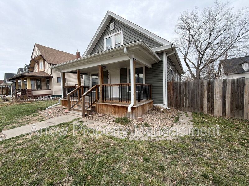 Lincoln House: 2832 Dudley