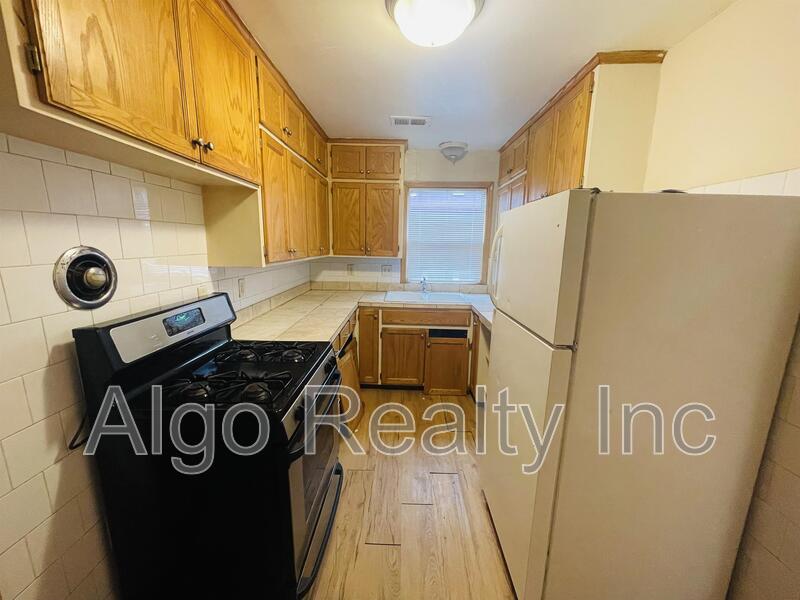 Minneapolis Condo: 2419 Plymouth Avenue North - 102