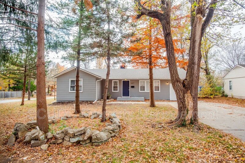 Kansas City House: 8517 E 110th Ter