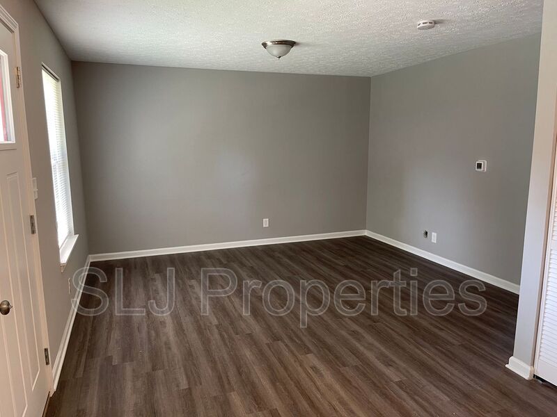 Jeffersonville Condo: 614 E. Chestnut