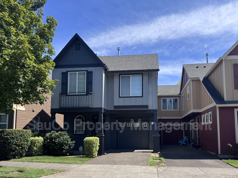 Hillsboro House: 948 SE Elina Ave
