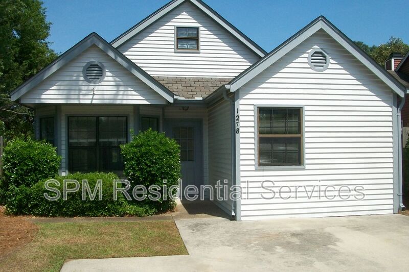 Wilmington House: 1278 Shipyard Blvd