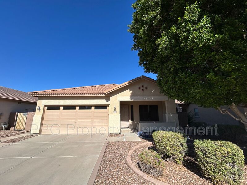 Surprise House: 14542 W Watson Ln