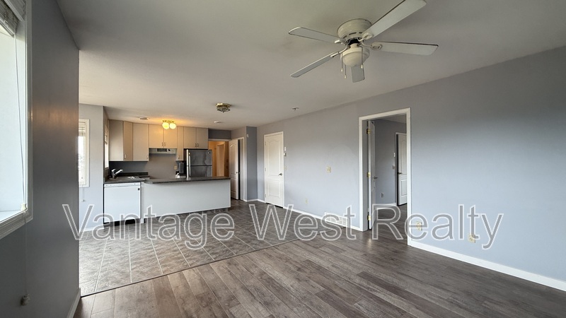 West Kelowna House: 4-3779 Carrall Road