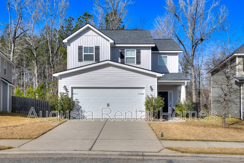 Grovetown House: 926 Linsmore Avenue