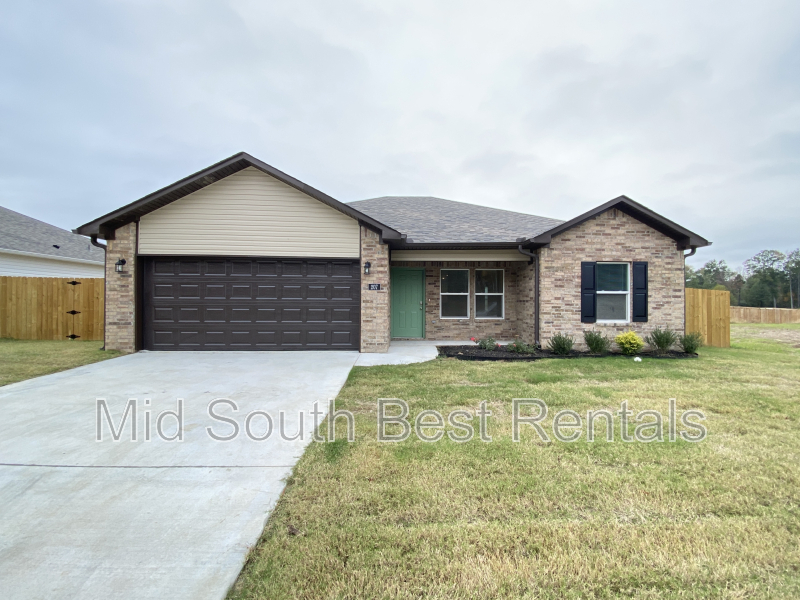 Jacksonville House: 207 Redbud Ct