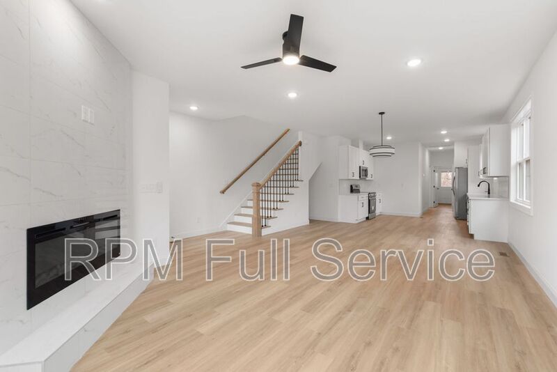 Nashville House: 2109B 14th Avenue N