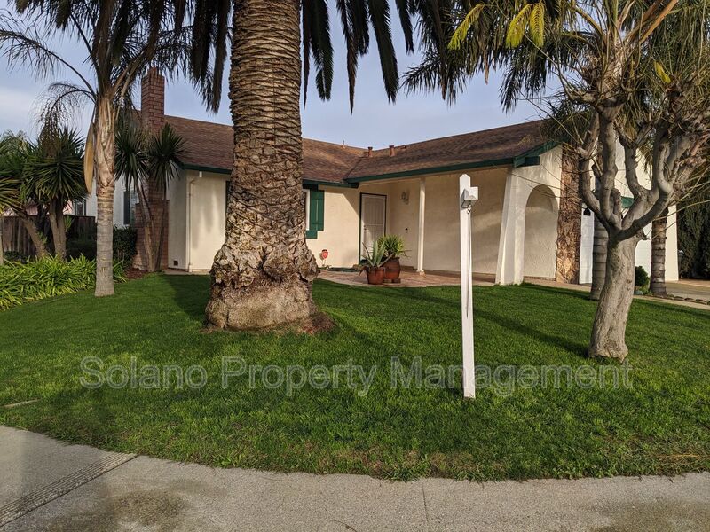 Suisun House: 908 Labrador Way