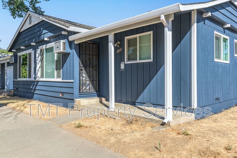 Sacramento House: 2431 33rd St.