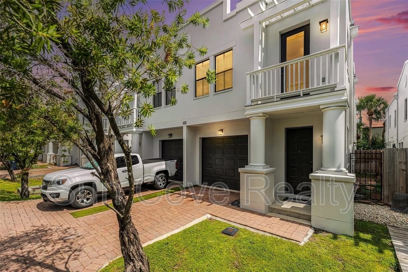 Tampa Townhome: 113 S Packwood Ave