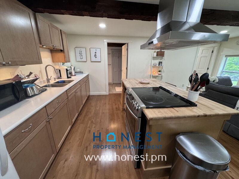 Farmingdale Condo: 5 Sheldon St.