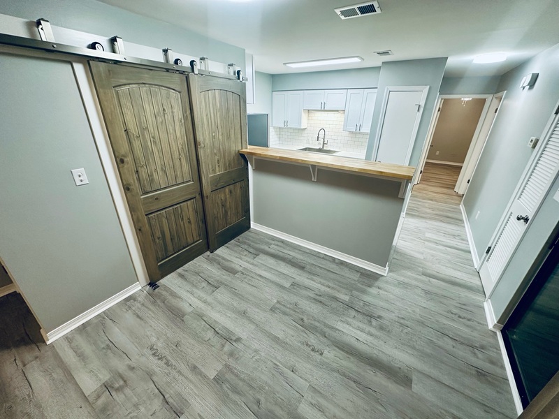 Daphne Condo: 500 Lincoln Street - 208 B