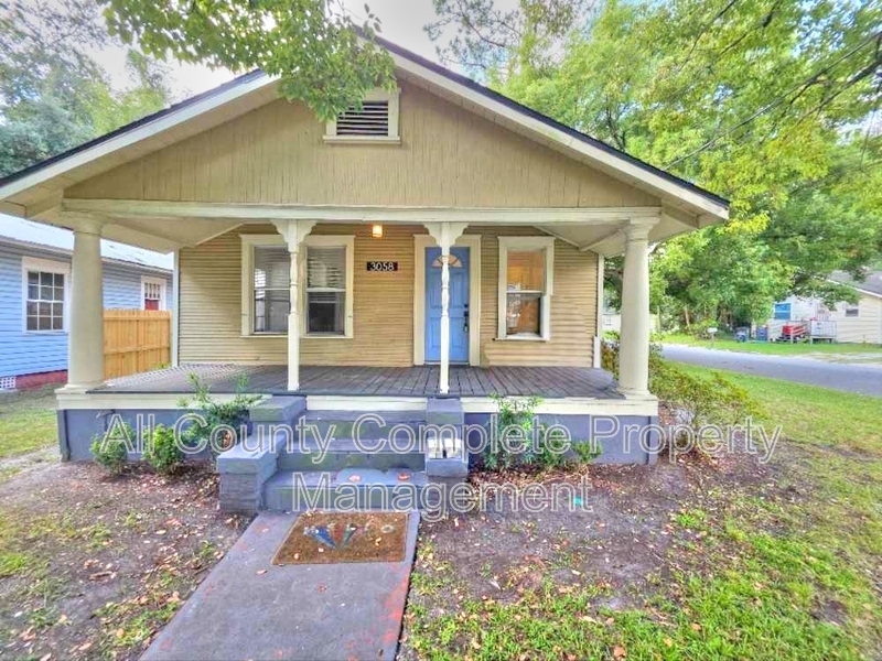 Jacksonville House: 3058 Phyllis St