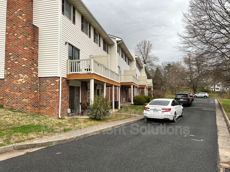 Waynesboro Condo: 700 Rife Rd 11C