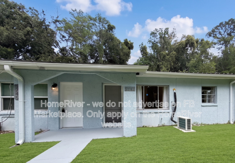 Jacksonville House: 5747 Antoinette Ln