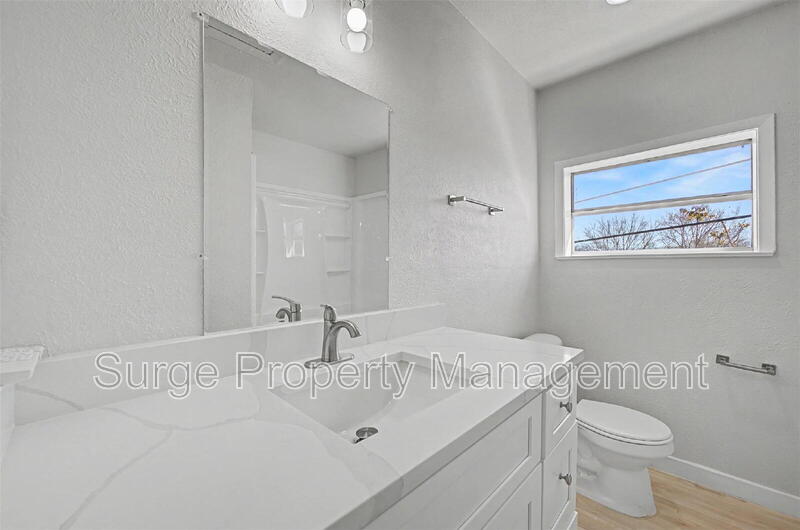 White Settlement Condo: 9021 White Settlement Road