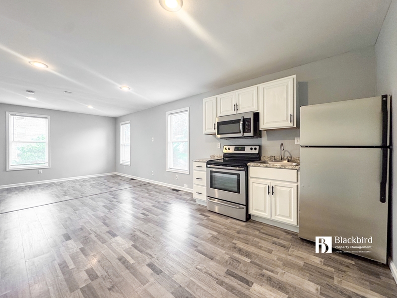 Washington House: 716 55th St NE- 1