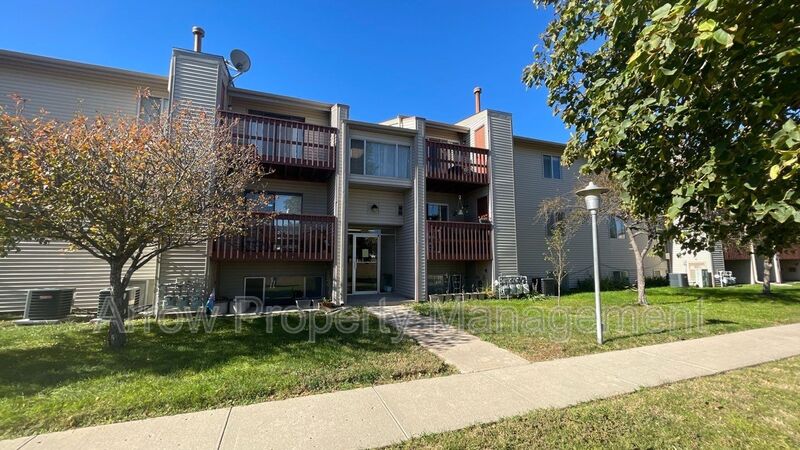 McCook Condo: 1300 East H Street