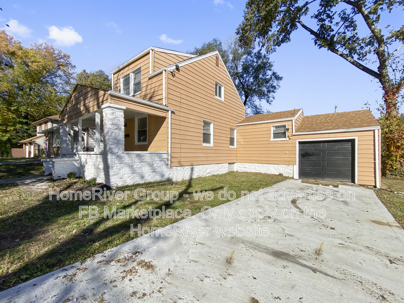 Kansas City House: 1432 E 77th St