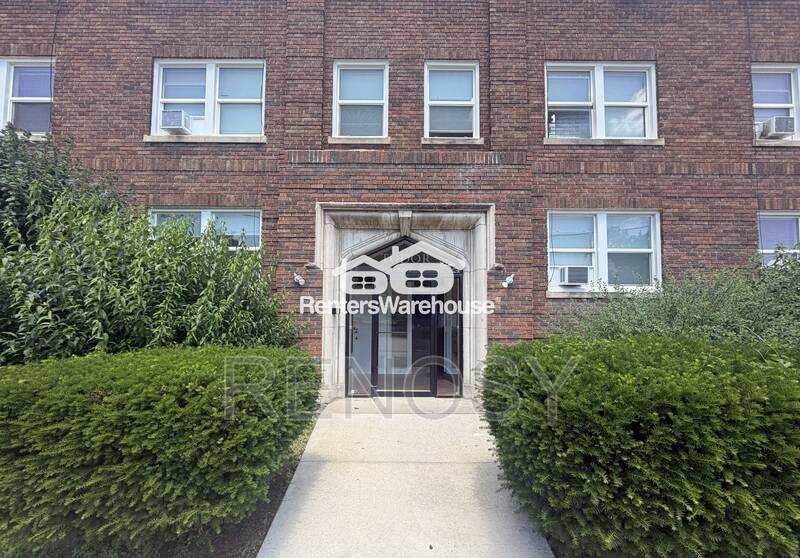 Des Moines Condo: 3607 Ingersoll Ave