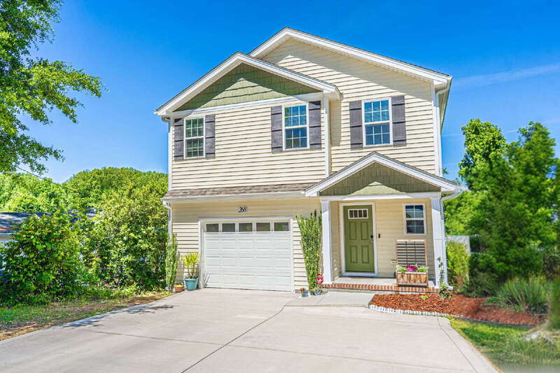 Southern Pines House: 268 North Hale Street