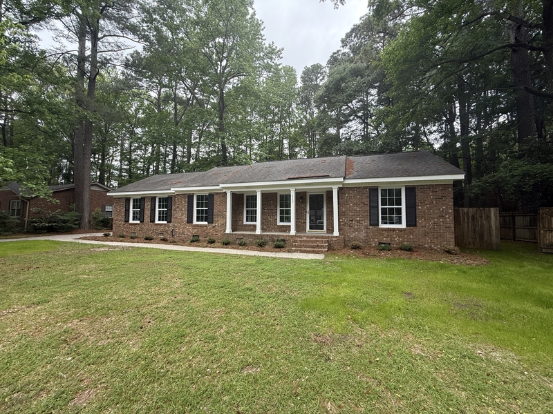 Greenville House: 117 Greenwood Drive