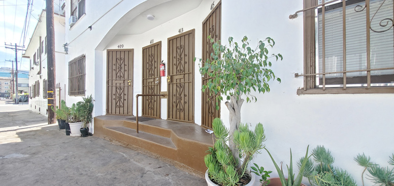 Long Beach Condo: 415 N. Virginia Ct