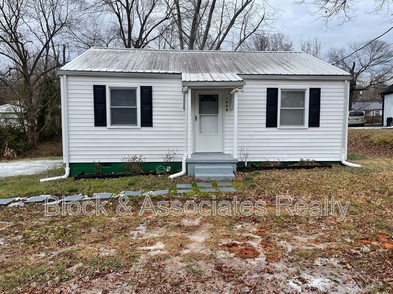 Greensboro House: 1020 Willard St