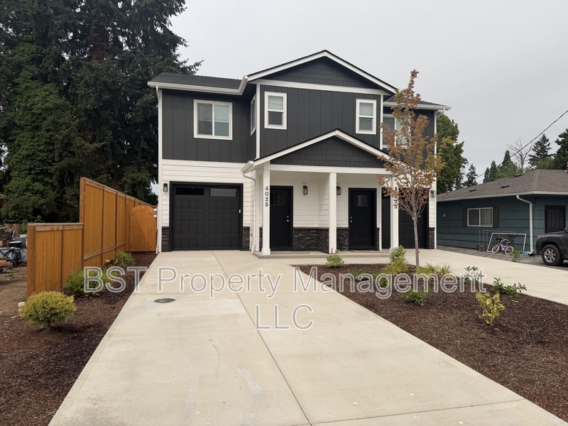 Keizer Townhome: 4025 Filbert St NE, Keizer, OR 97303