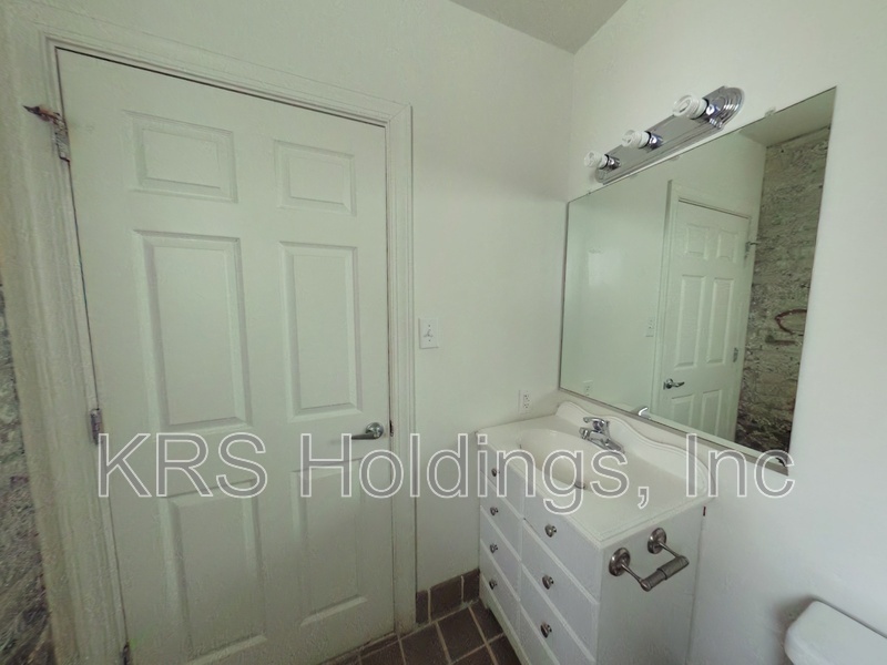 Richmond Condo: 301 Goshen Street