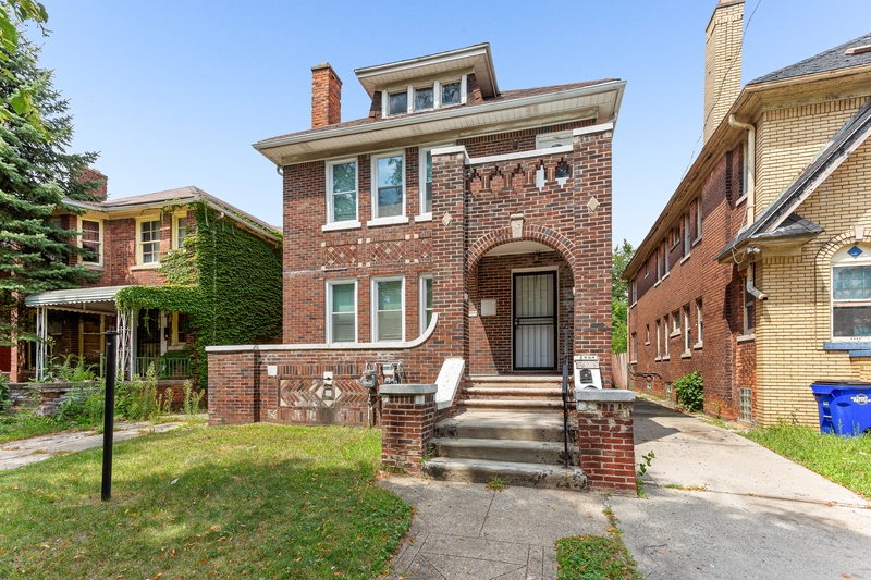 Detroit Condo: 2964 Leslie Street - 1