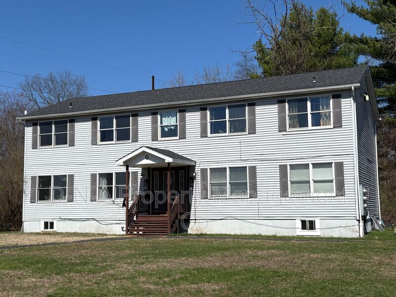 East Stroudsburg Condo: 106 Madison St