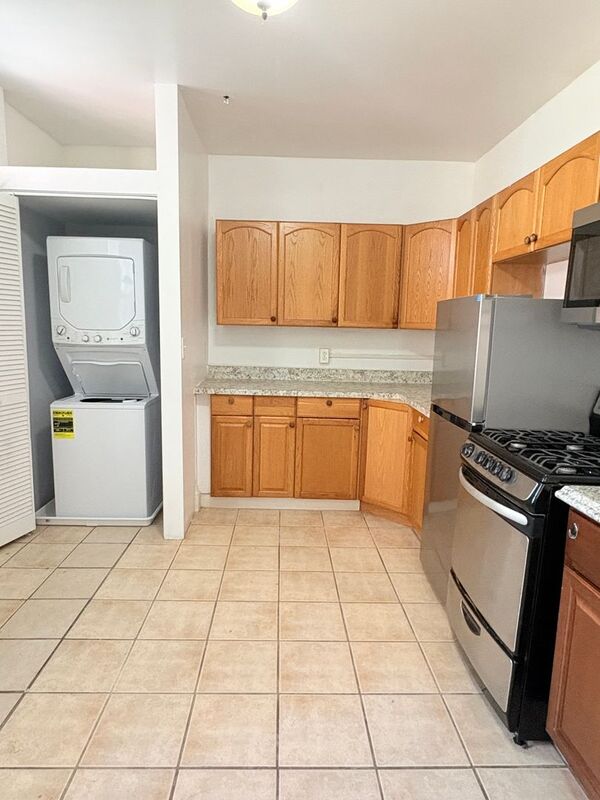 Baltimore Condo: 300 E. University Pkwy
