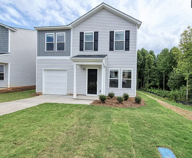 Greer House: 219 Long Grove Lane