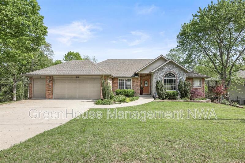 Bella Vista House: 28 Latshaw Drive