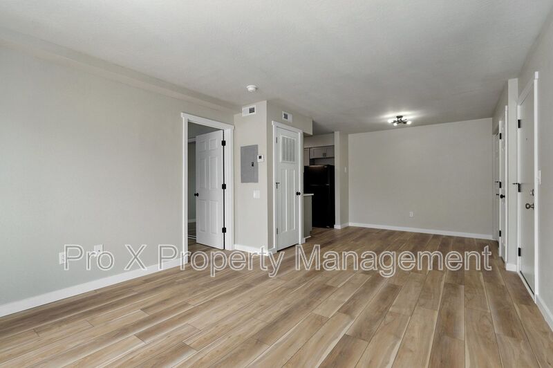 Springfield Condo: 2213 East Macs Court - 7