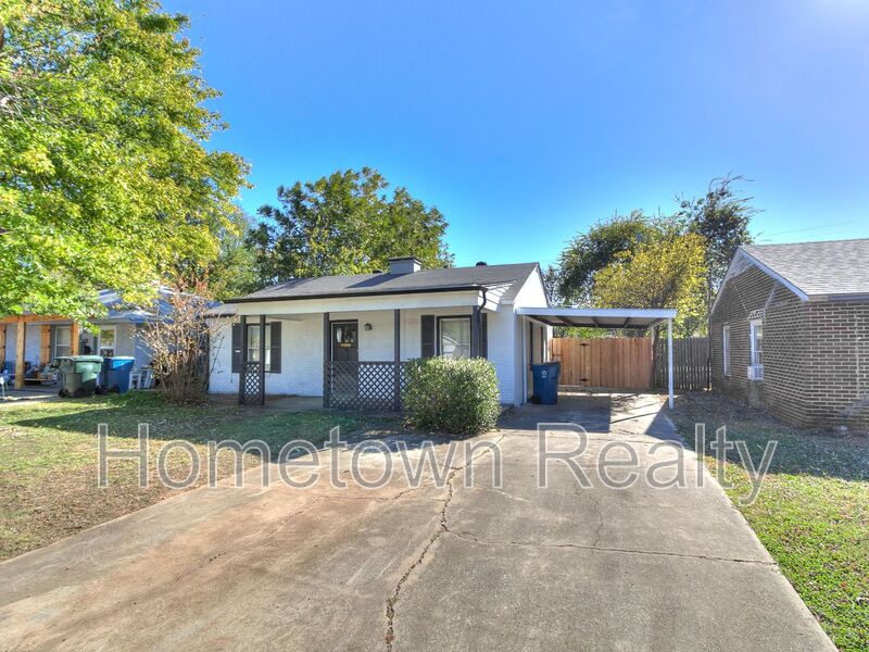 Midwest City House: 220 E Jacobs Drive