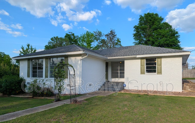 Marianna House: 2994 Madison Street