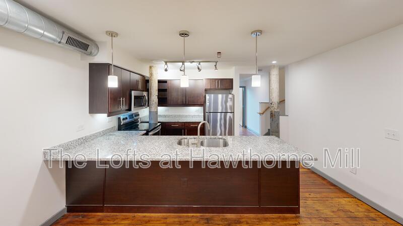 Charlotte Apartment: 1101 Hawthorne Ln