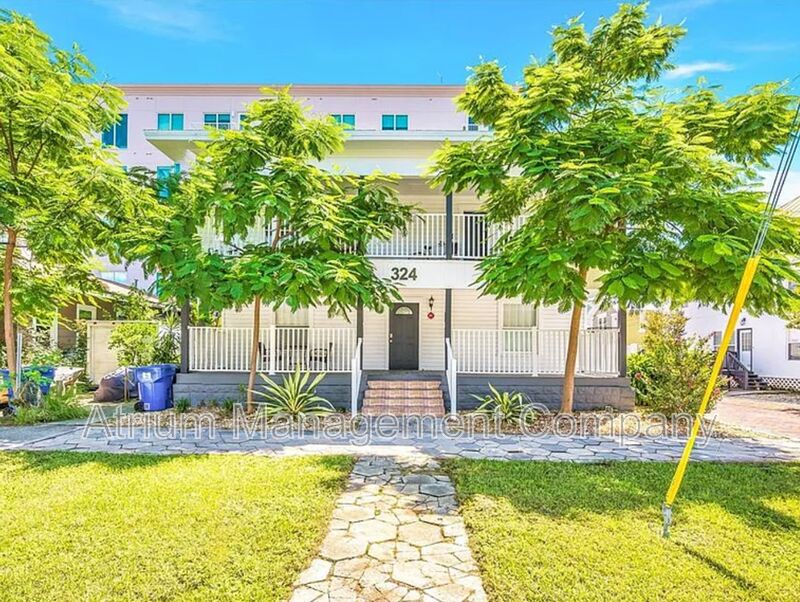 St. Petersburg House: 324 7th St S
