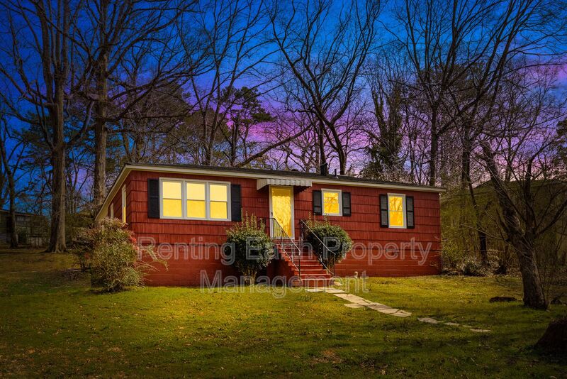 Birmingham House: 1333 5th Place NW